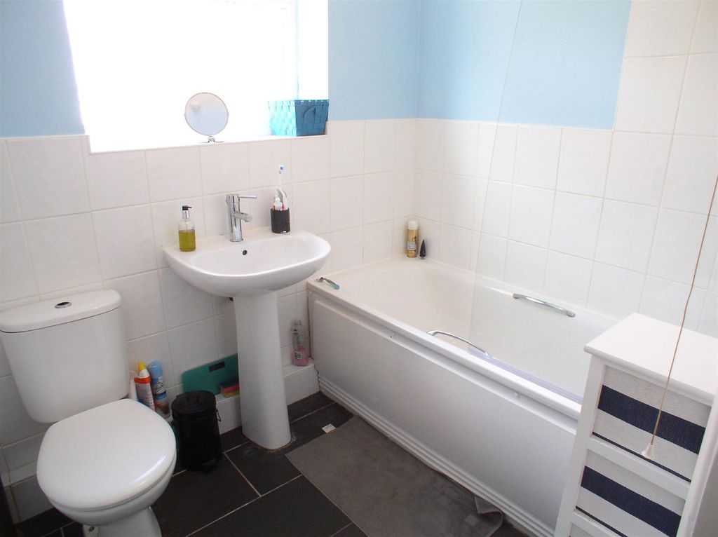 Property photo 3 of 5