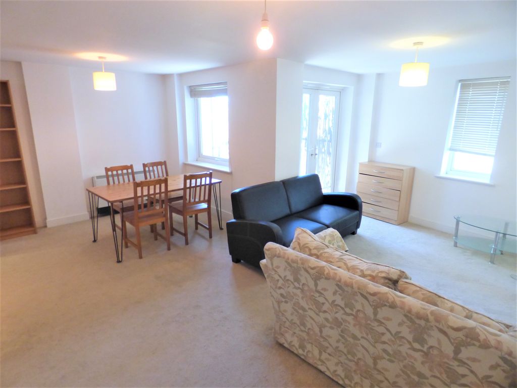 Property photo 2 of 27