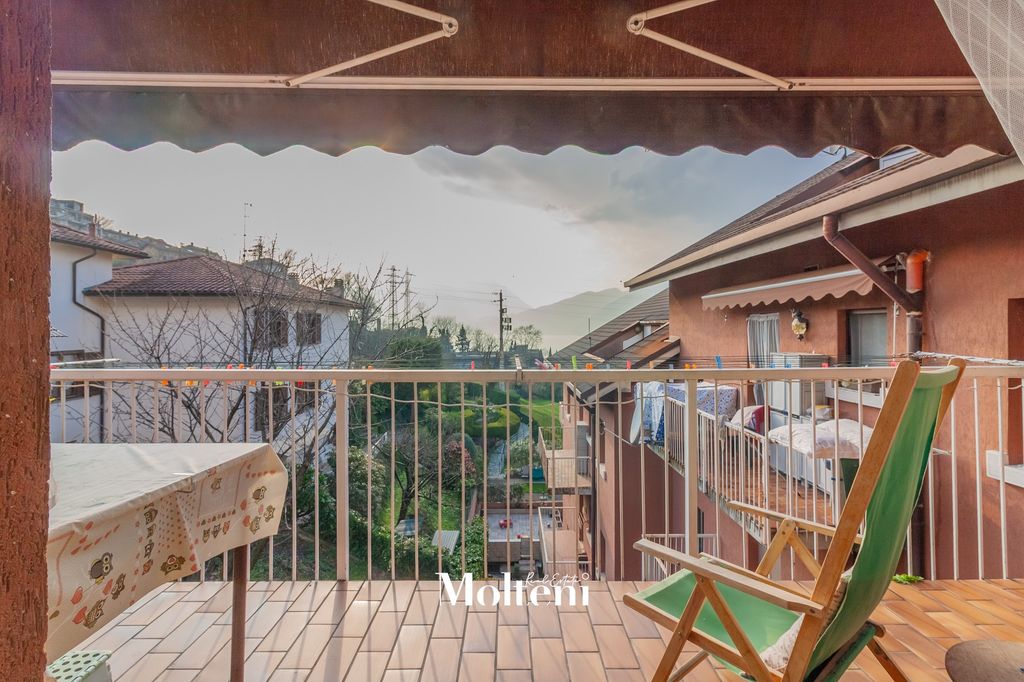 Property photo 2 of 27