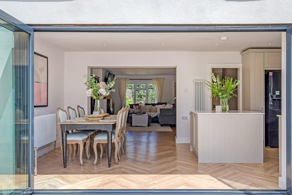 Property photo 3 of 25 Dining Area