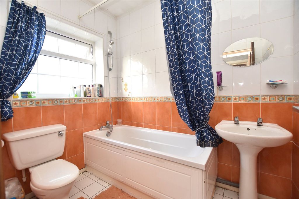 Property photo 3 of 11 Picture No. 15