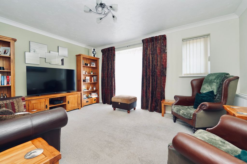Property photo 2 of 13