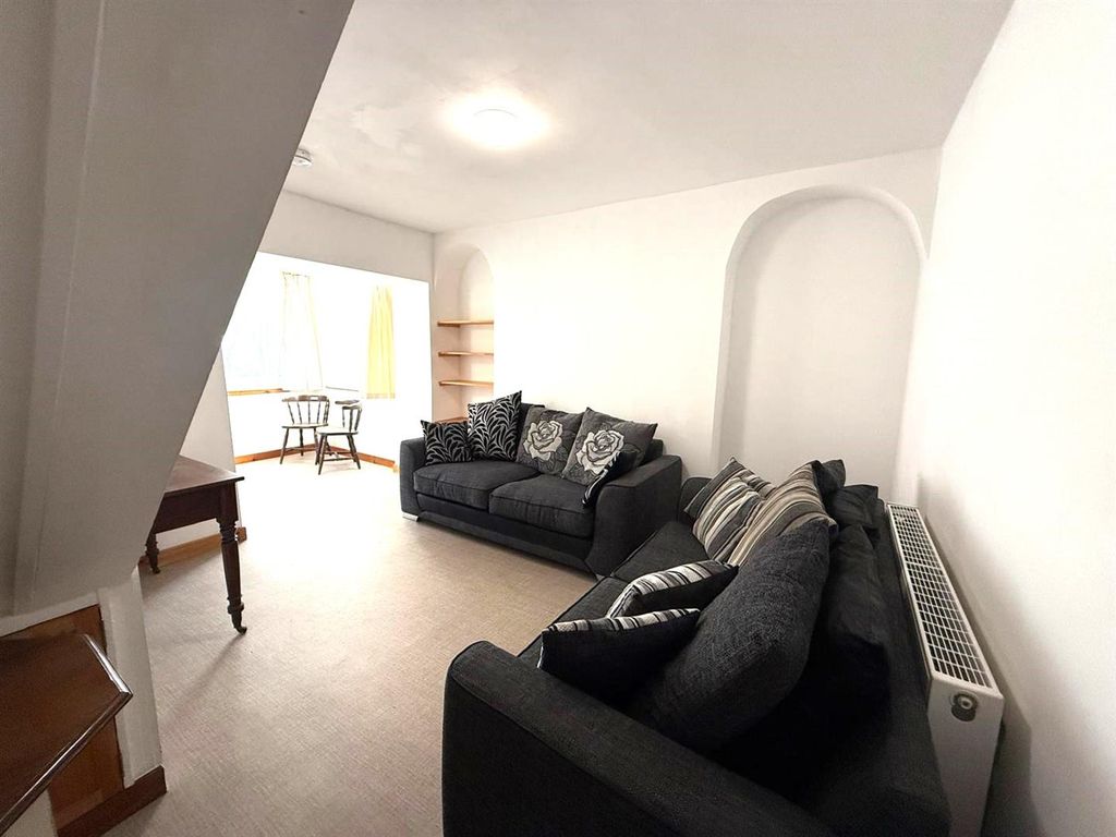 Property photo 3 of 11 Lounge1.Jpg