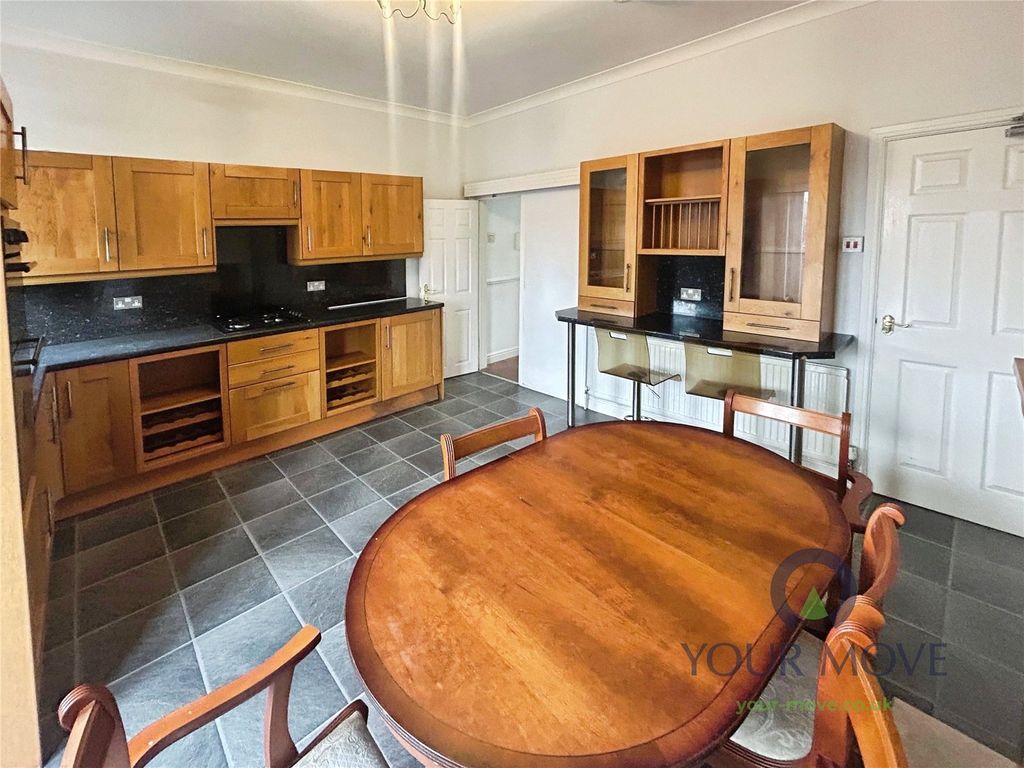 Property photo 2 of 20 Kitchen