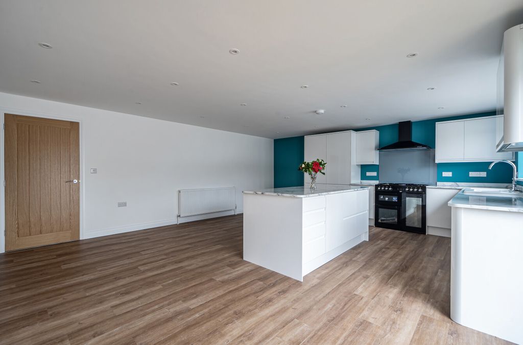 Property photo 2 of 23 1420360-5-69A05E3...