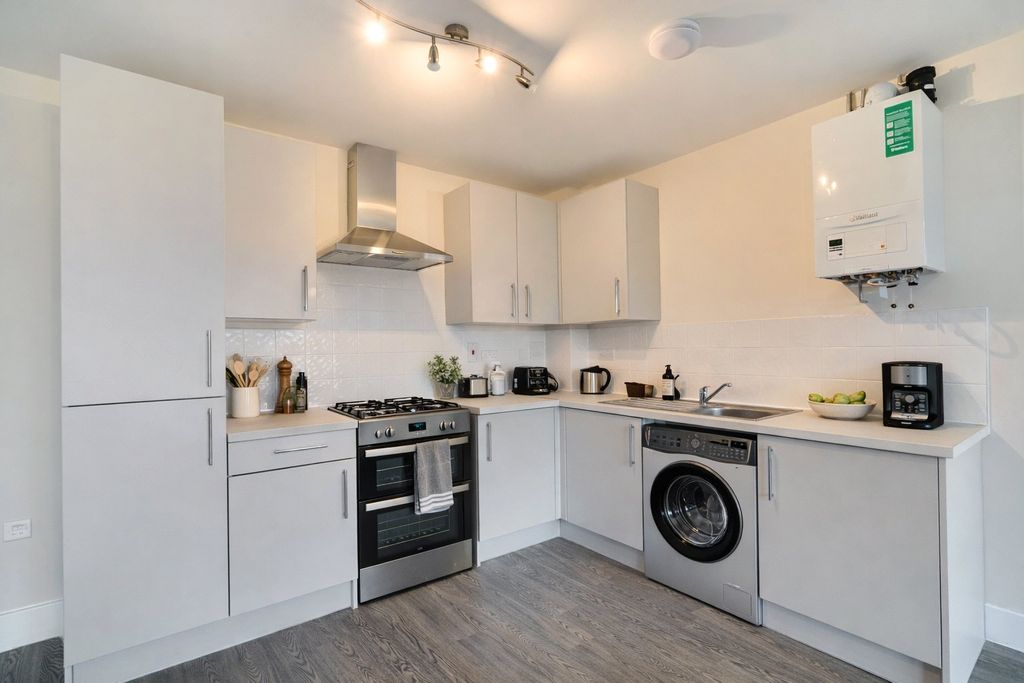 Property photo 3 of 11 Picture No. 28