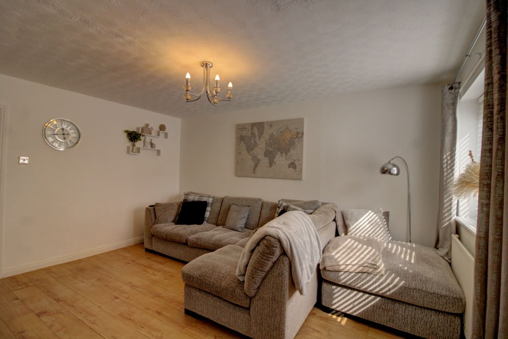 Property photo 2 of 19 2