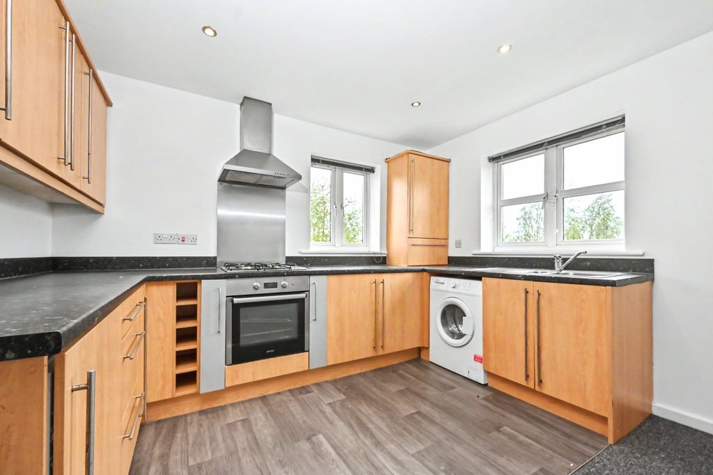 Property photo 2 of 17 Kitchen