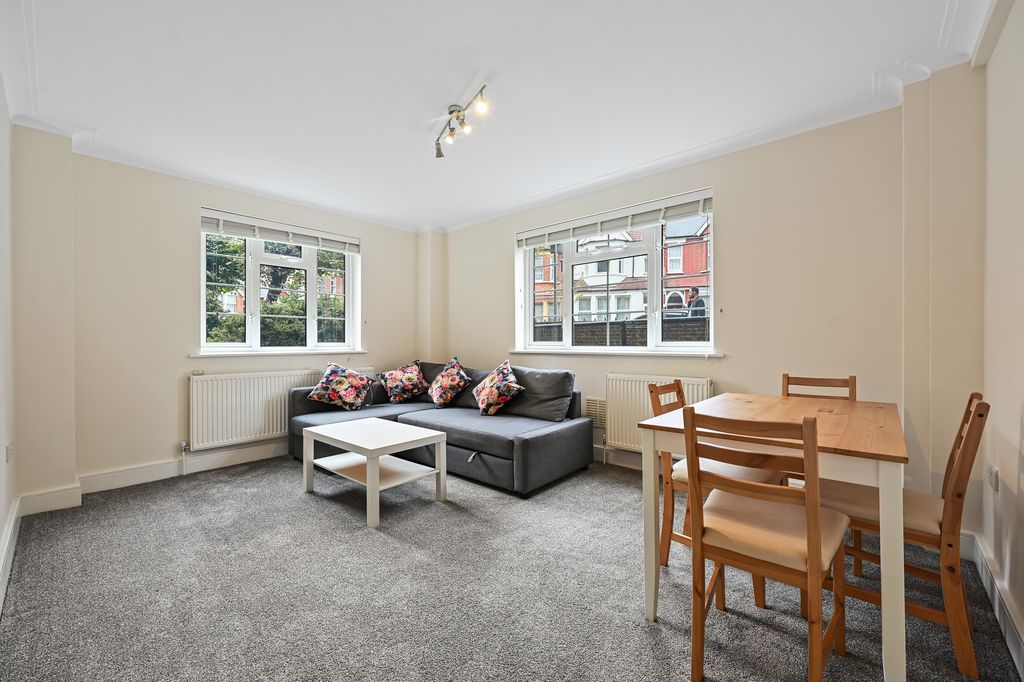 Property photo 2 of 8