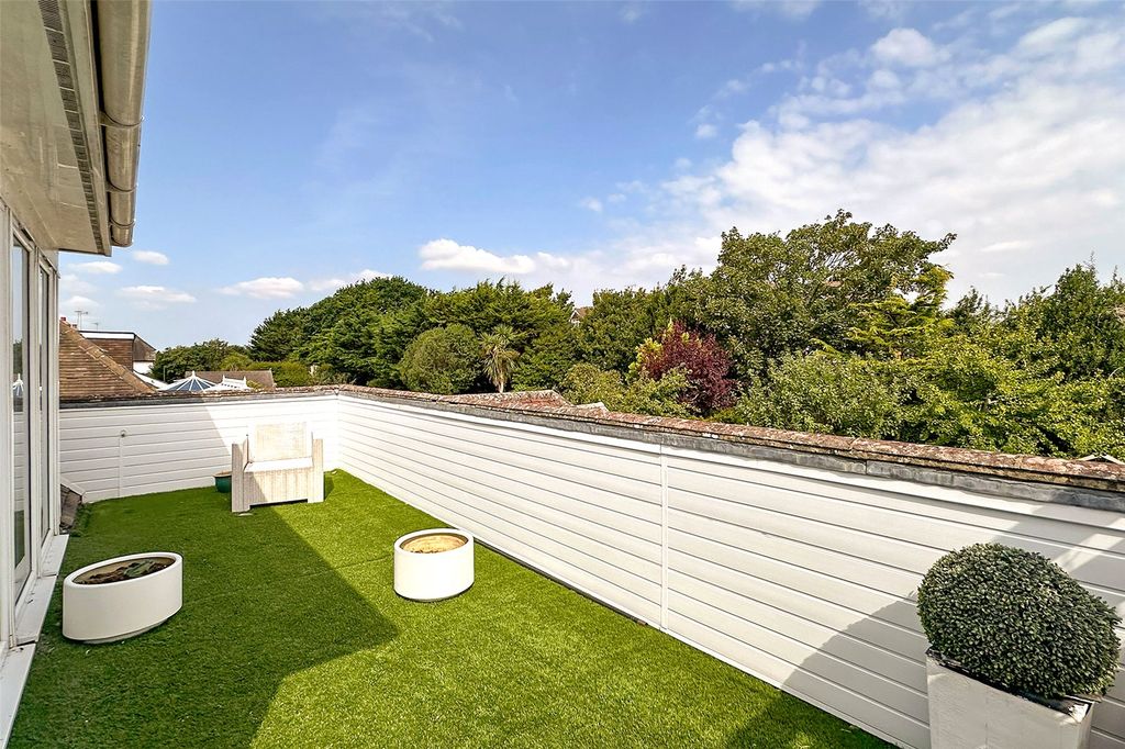 Property photo 3 of 27 Picture No. 50