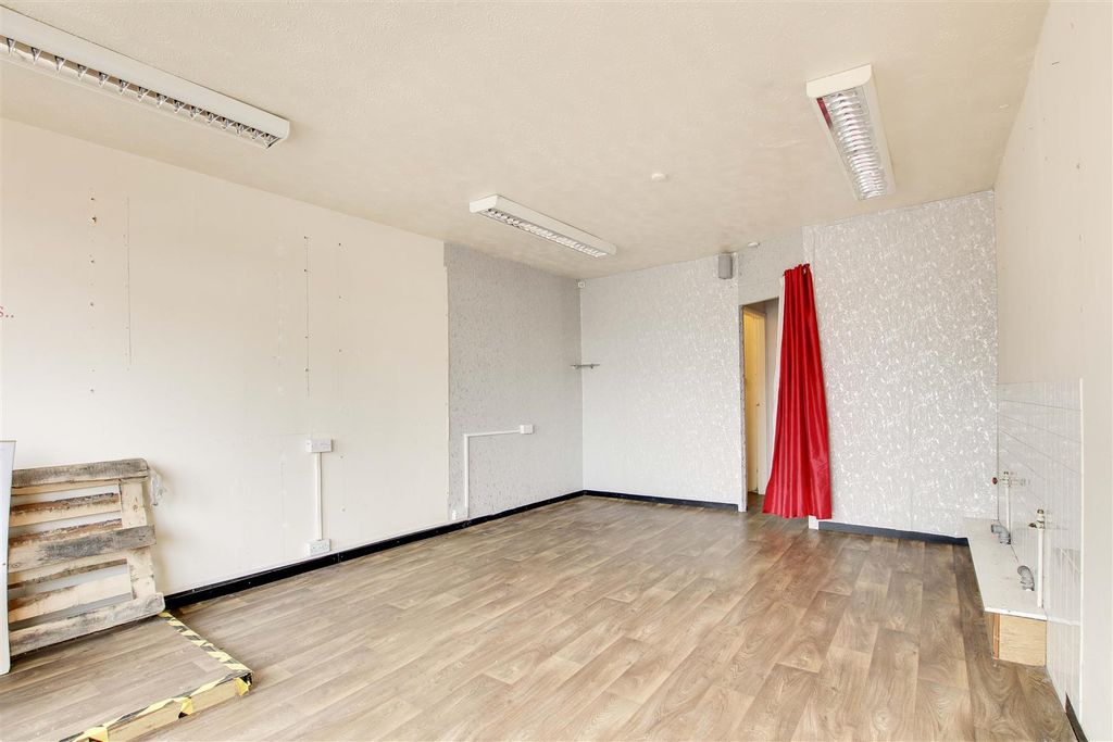 Property photo 3 of 6 29358.Jpg