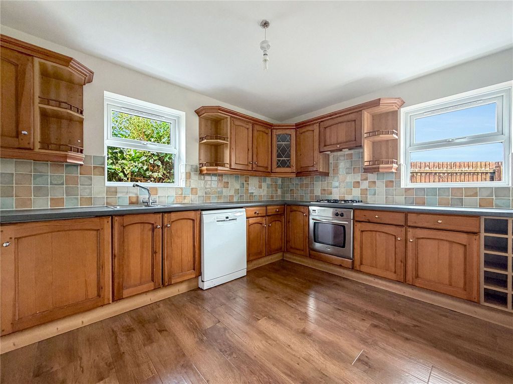 Property photo 3 of 32 Kitchen