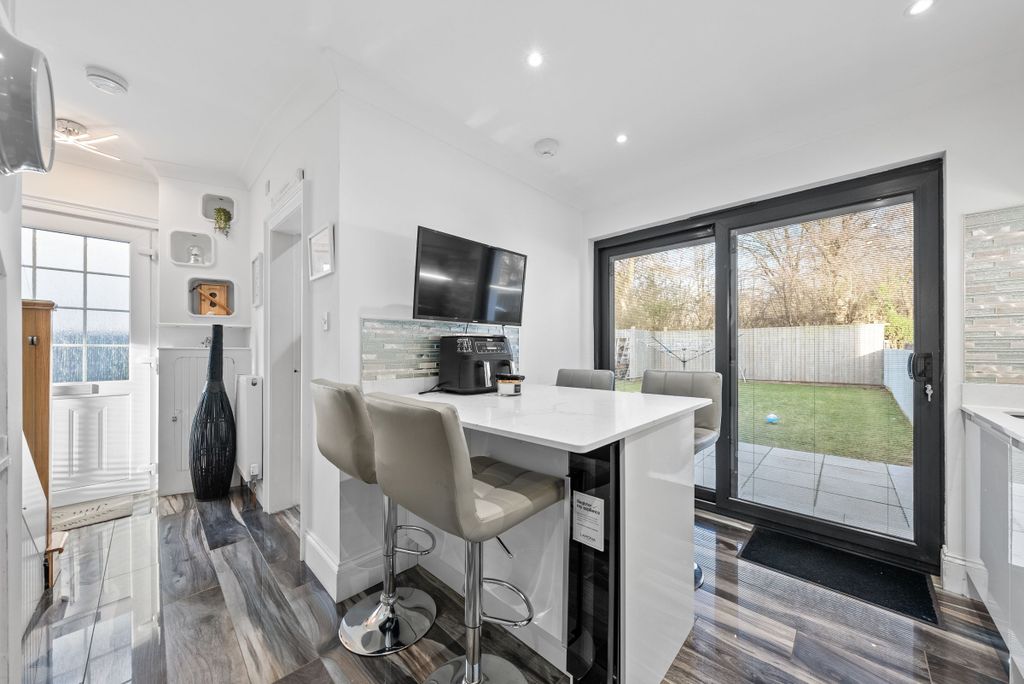 Property photo 3 of 22