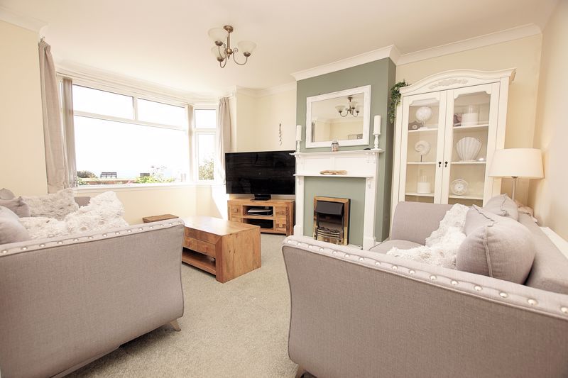 Property photo 3 of 19 Lounge