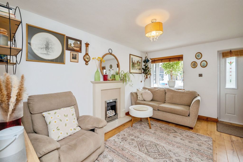 Property photo 3 of 17