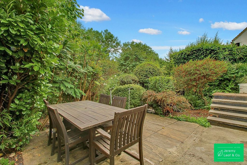 Property photo 3 of 25