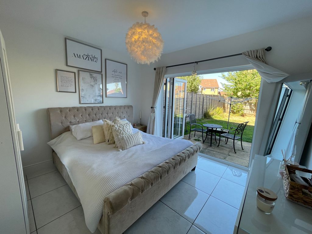 Property photo 3 of 25 Bedroom