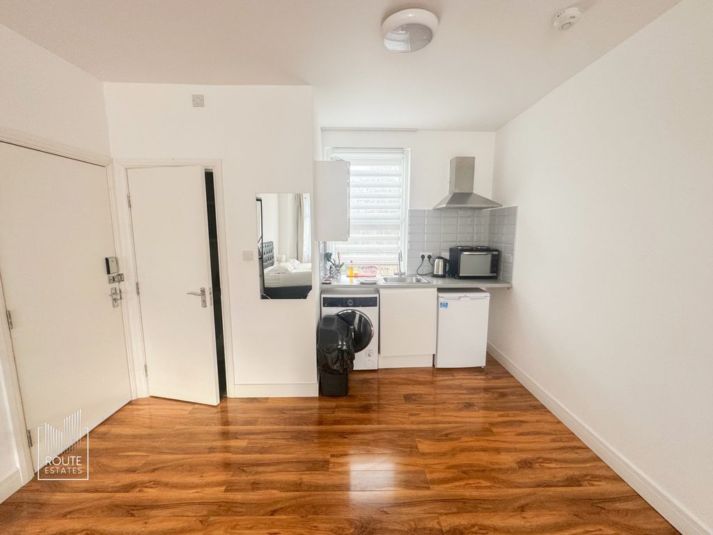 Property photo 3 of 5 Photo 4