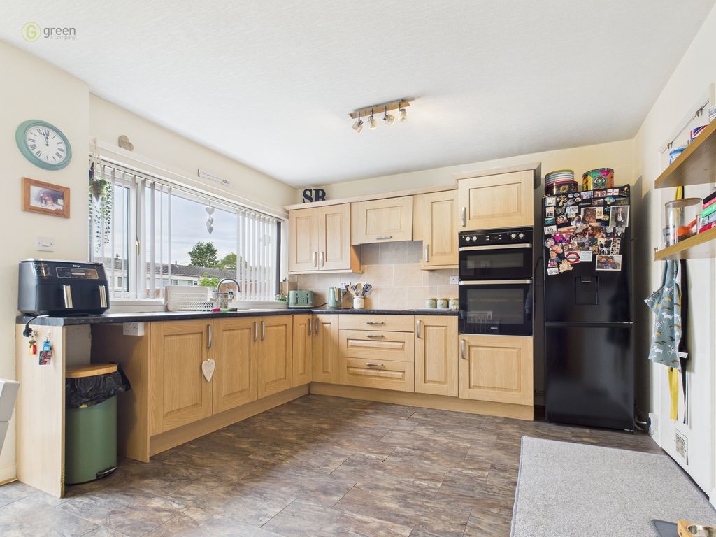 Property photo 3 of 31