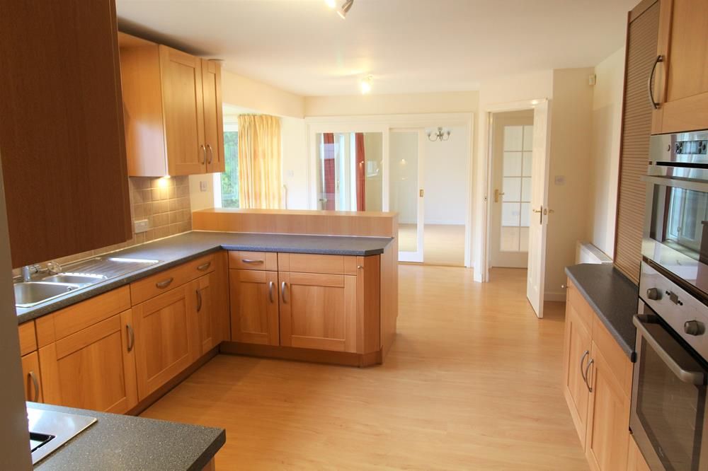 Property photo 3 of 18 Kitchen Dining