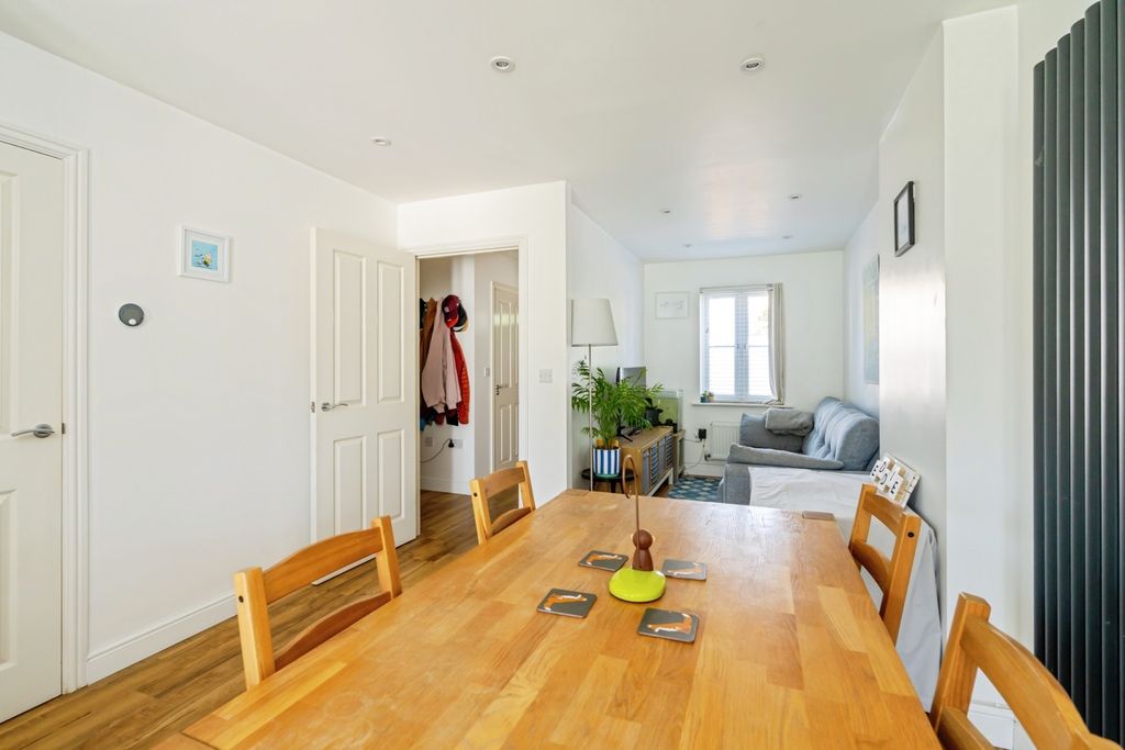 Property photo 3 of 16 Photo