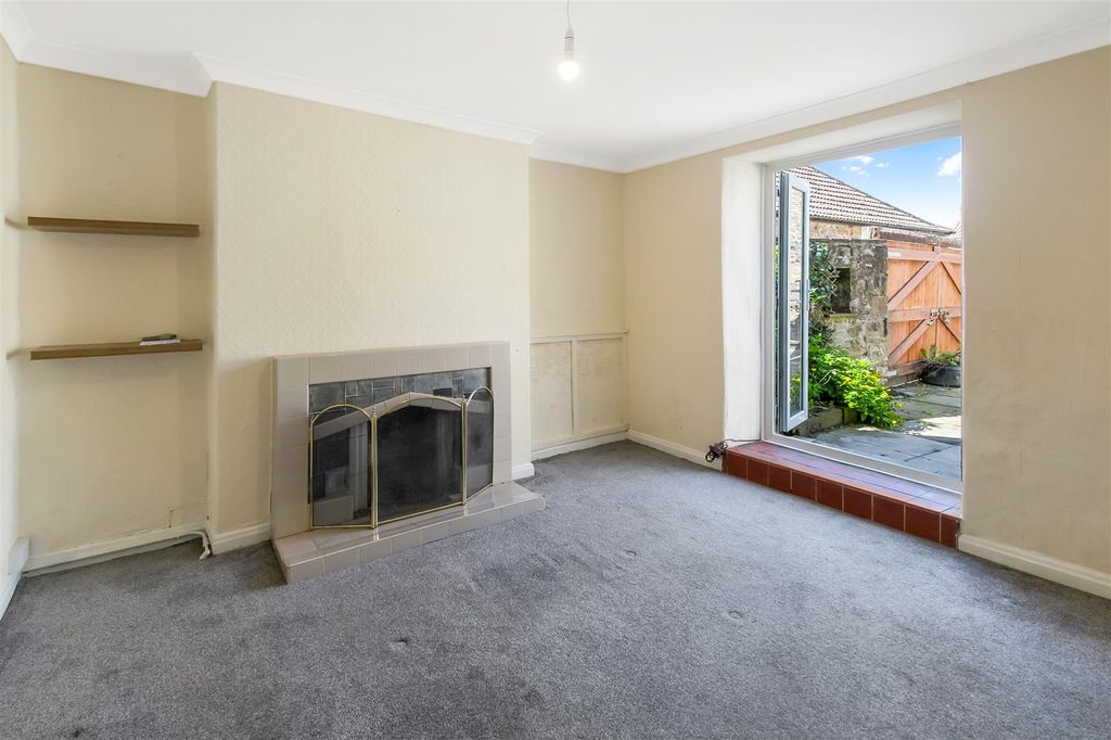 Property photo 2 of 13 Img_8944.Jpg