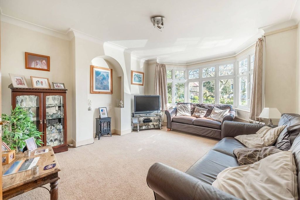 Property photo 2 of 14