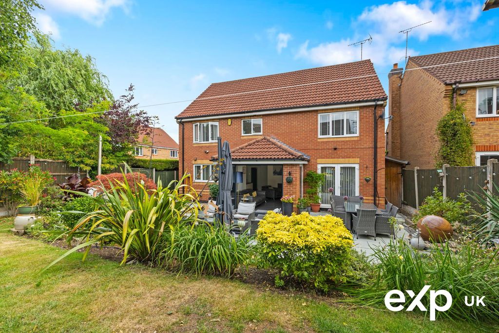 Property photo 2 of 42