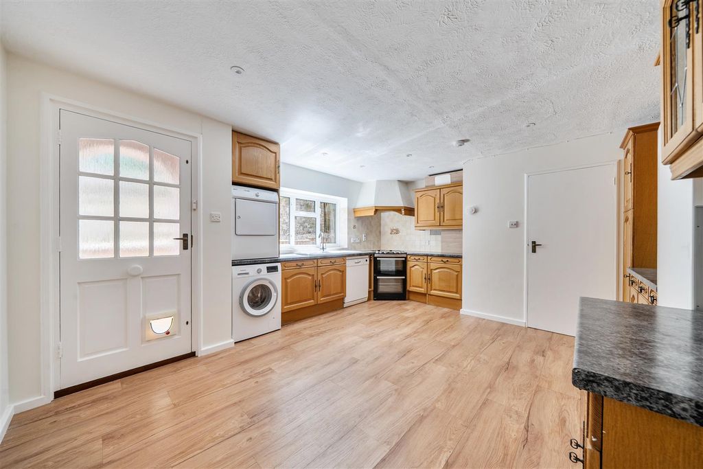 Property photo 2 of 15 Kitchen A.Jpg