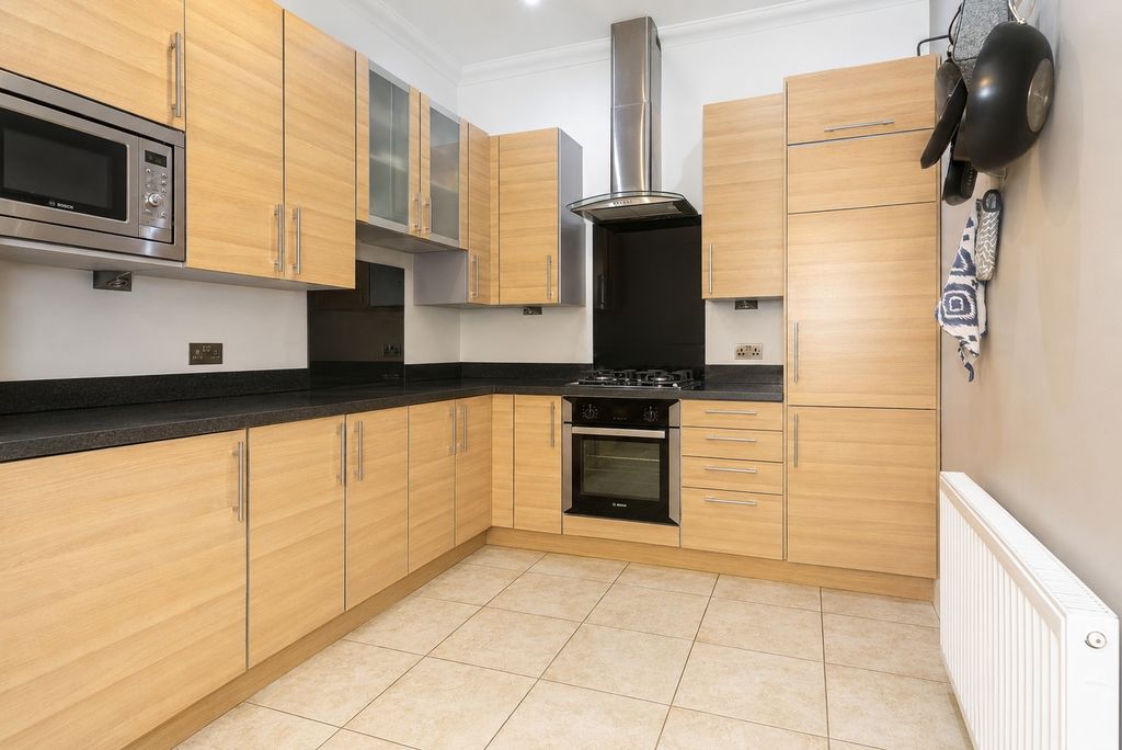 Property photo 3 of 6 Kitchen