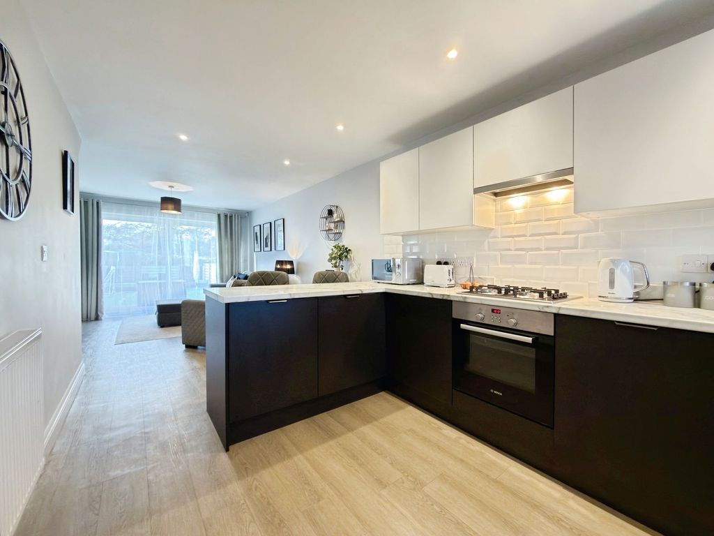 Property photo 2 of 26