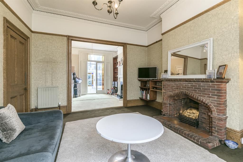 Property photo 3 of 17 Reception