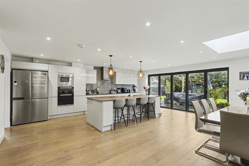 Property photo 2 of 29 Park Lane_20.Jpg