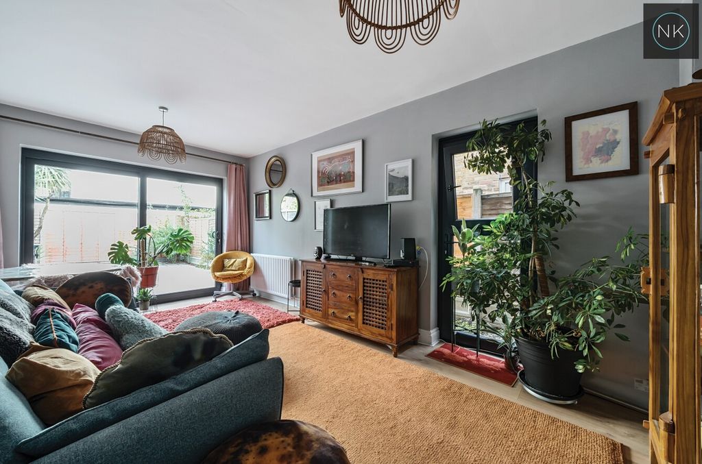 Property photo 2 of 30 4703272