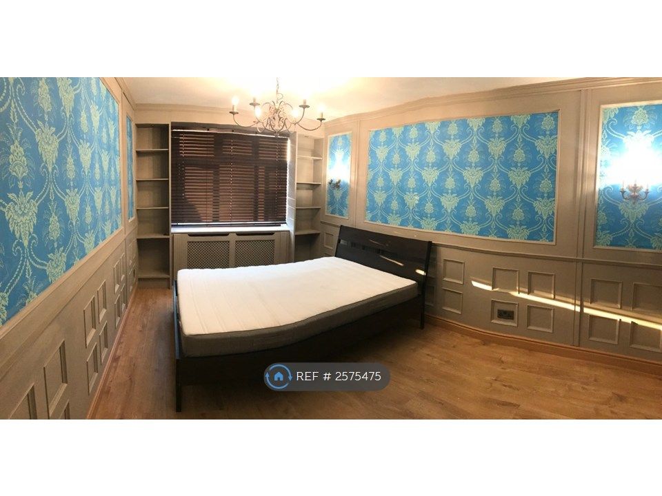 Property photo 2 of 11 Room1 - Available - £1050