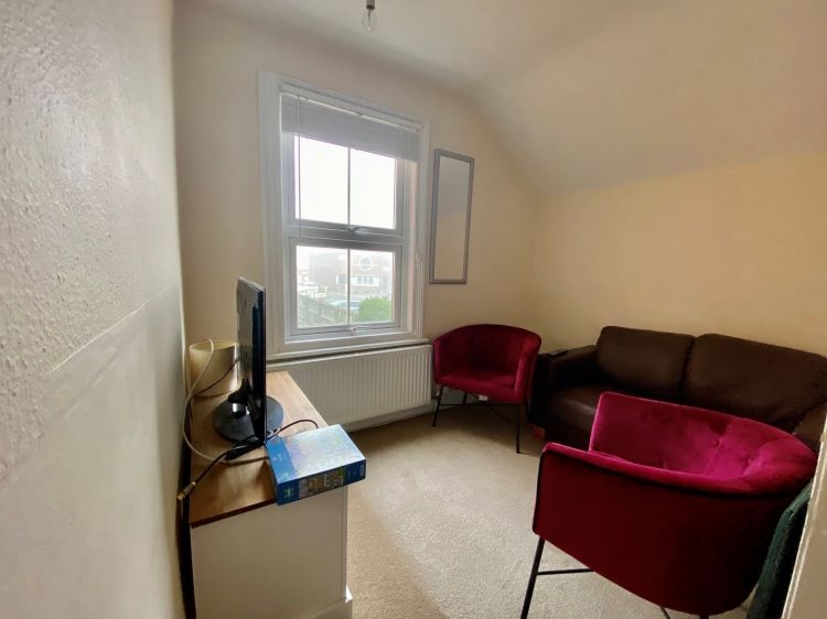 Property photo 3 of 10 57 Windmill Road ...