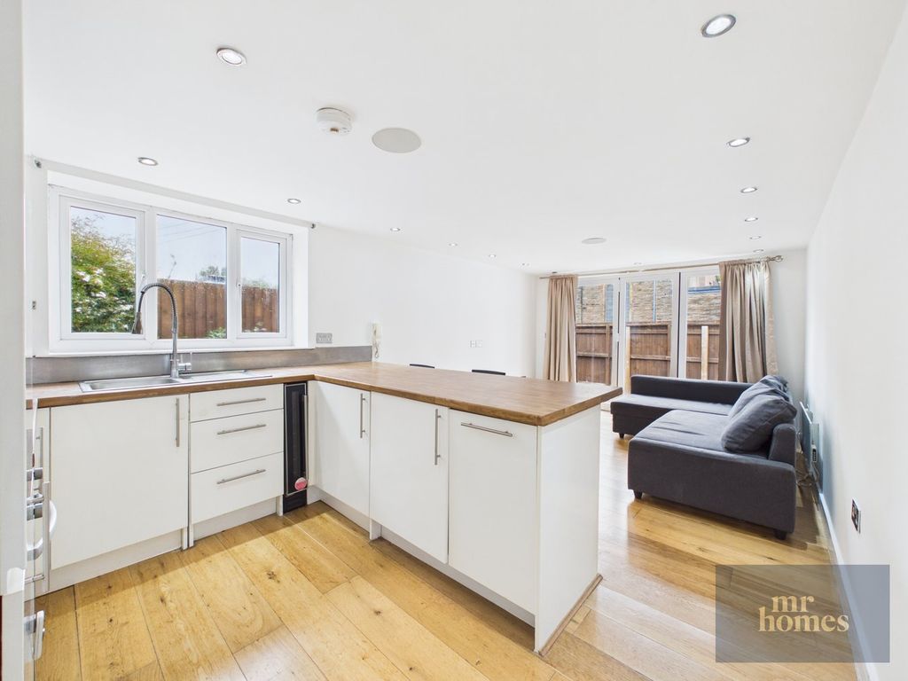Property photo 1 of 31