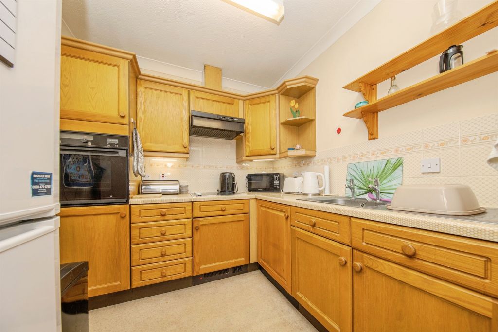 Property photo 2 of 13