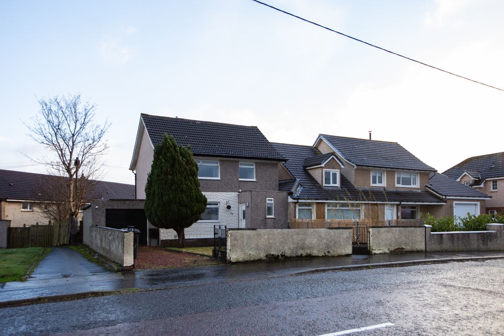 Property photo 1 of 43