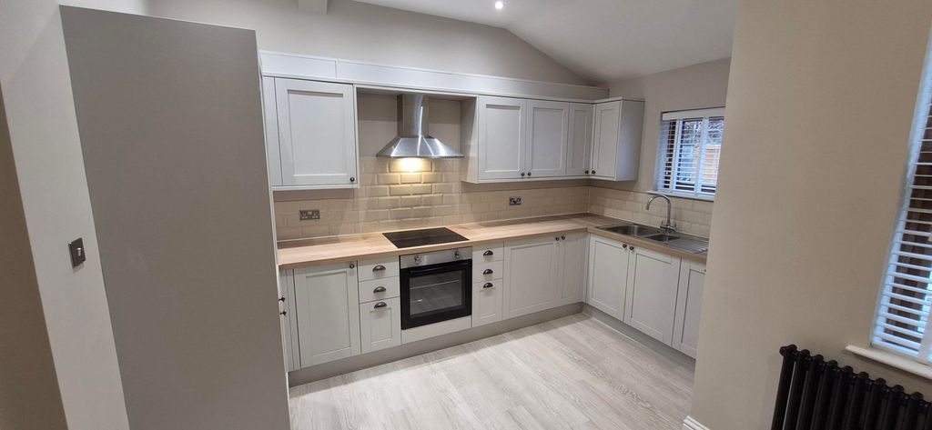 Property photo 3 of 15 Kitchen