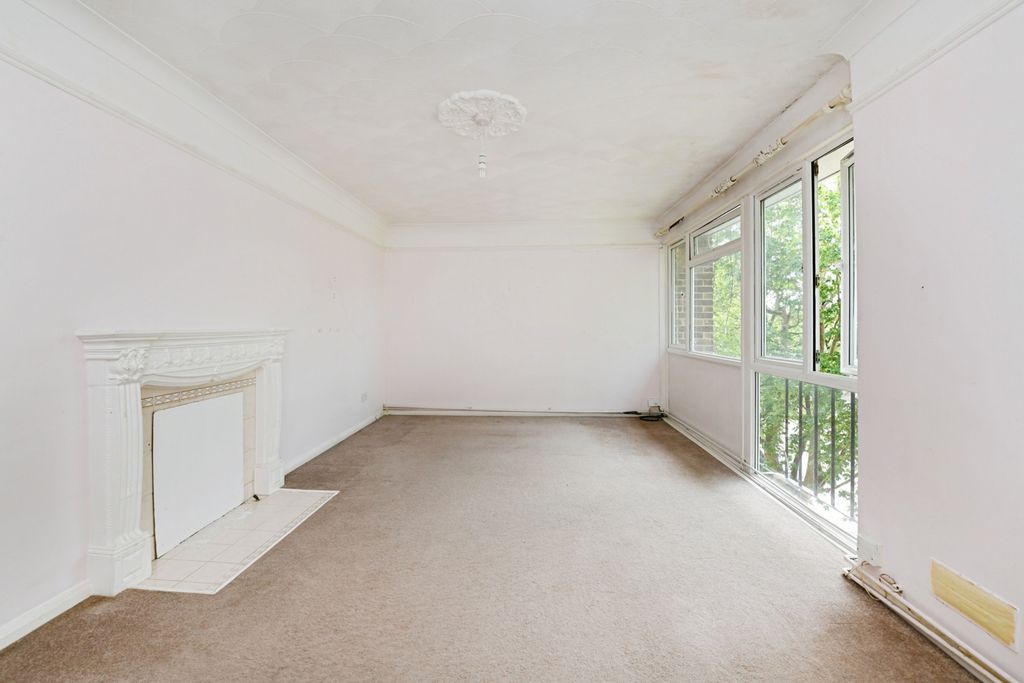 Property photo 3 of 13 Photo