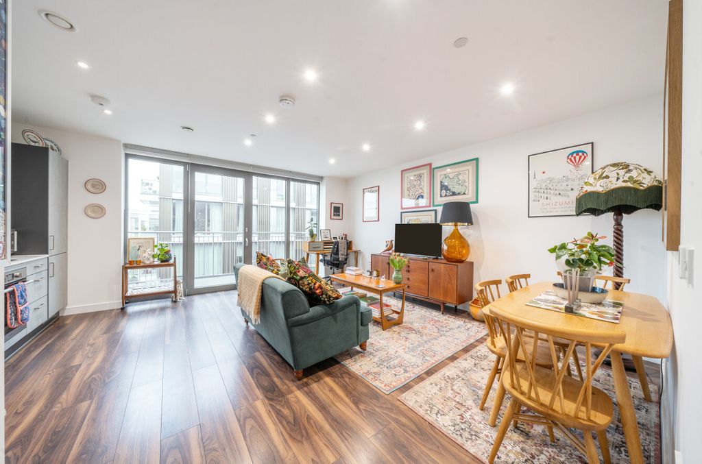 Property photo 1 of 11