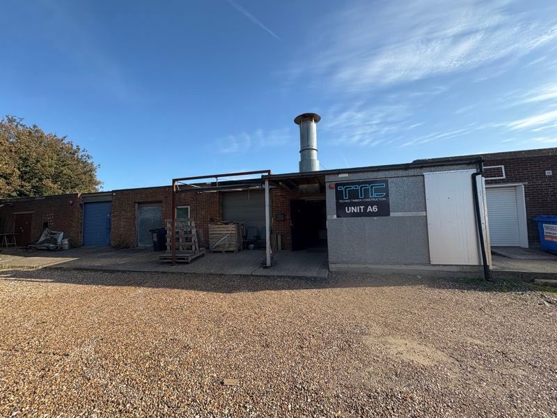 Property photo 1 of 8 Photo 4