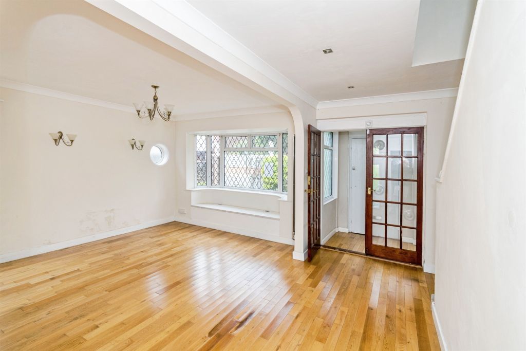 Property photo 2 of 28