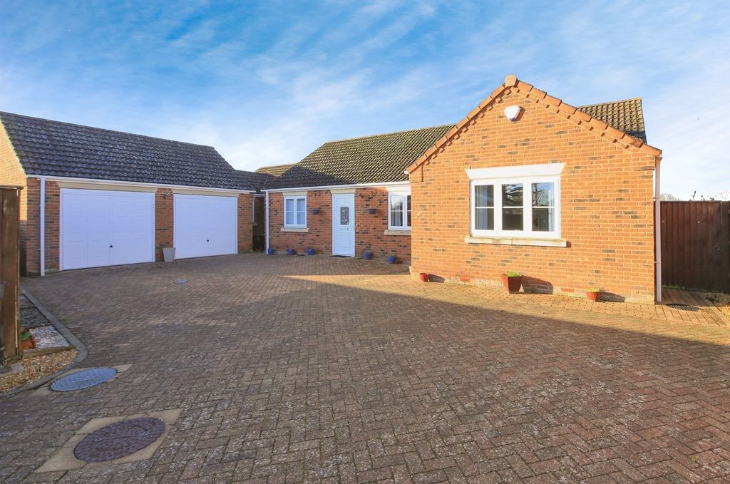 Property photo 1 of 21