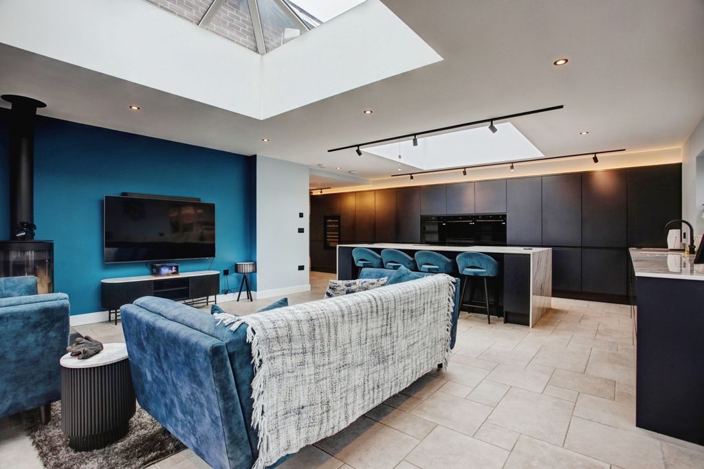 Property photo 2 of 24 Pbox-Img.Jpg