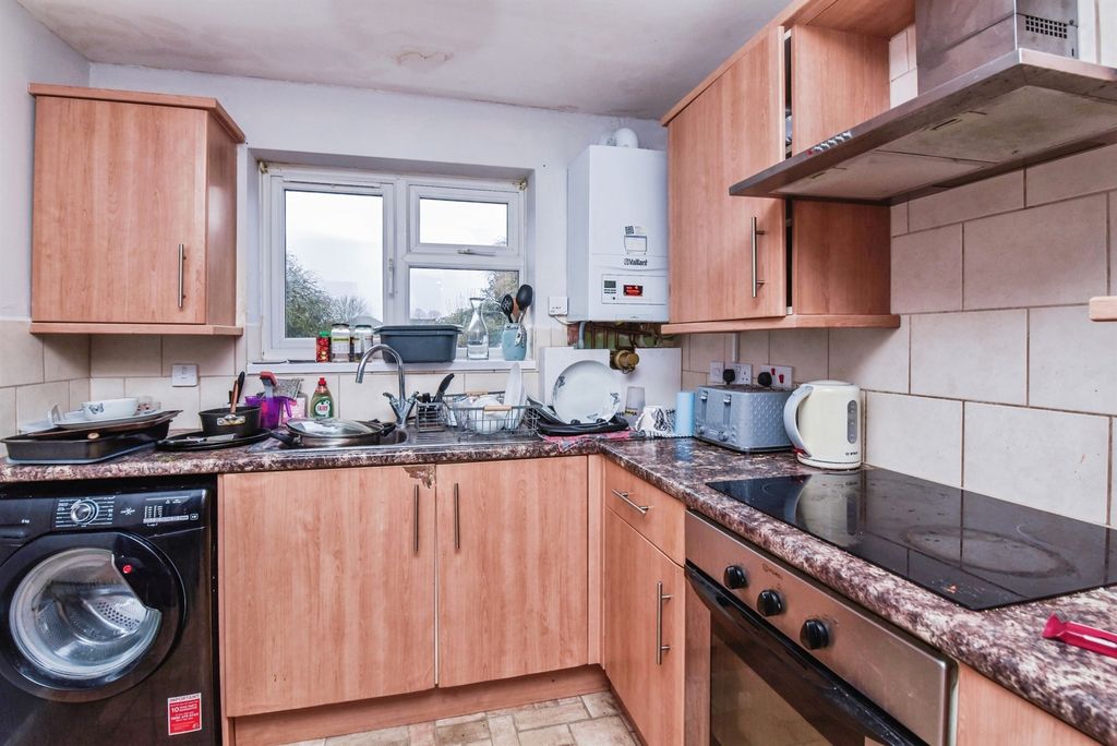 Property photo 2 of 9