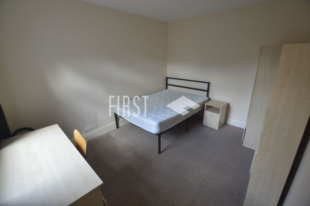 Property photo 3 of 10 Bedroom