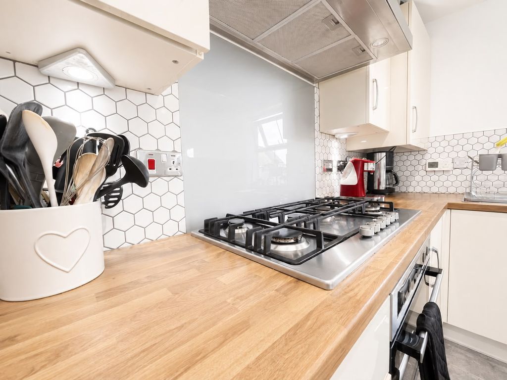 Property photo 3 of 15 Kitchen