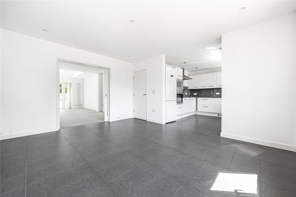 Property photo 2 of 10 Picture No. 14